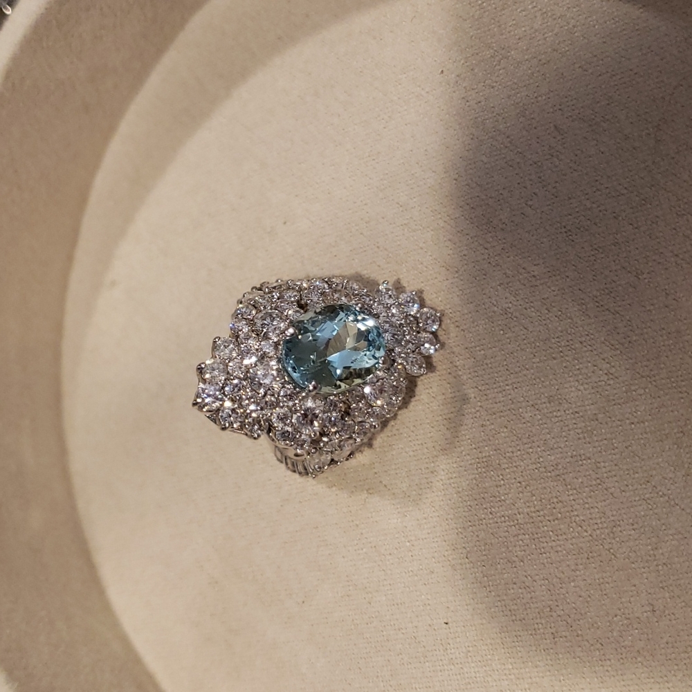 Gorgeous natural aquamarine diamond ring.